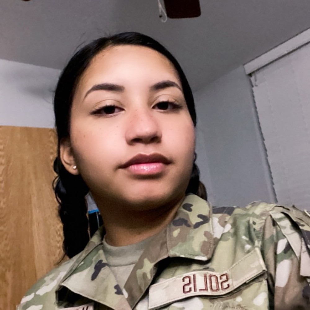 Meet your Posher, Alexis